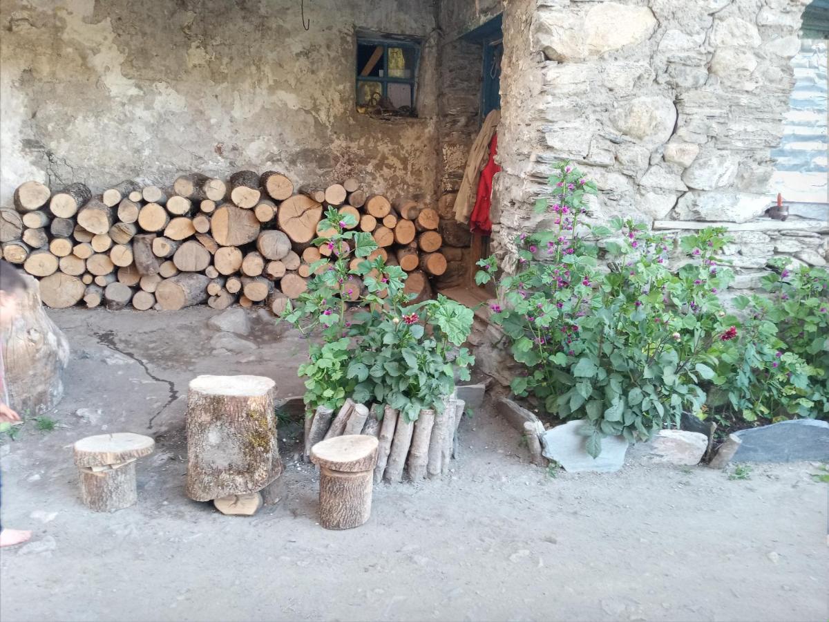 Готель Stone House Marexi Adishi Екстер'єр фото